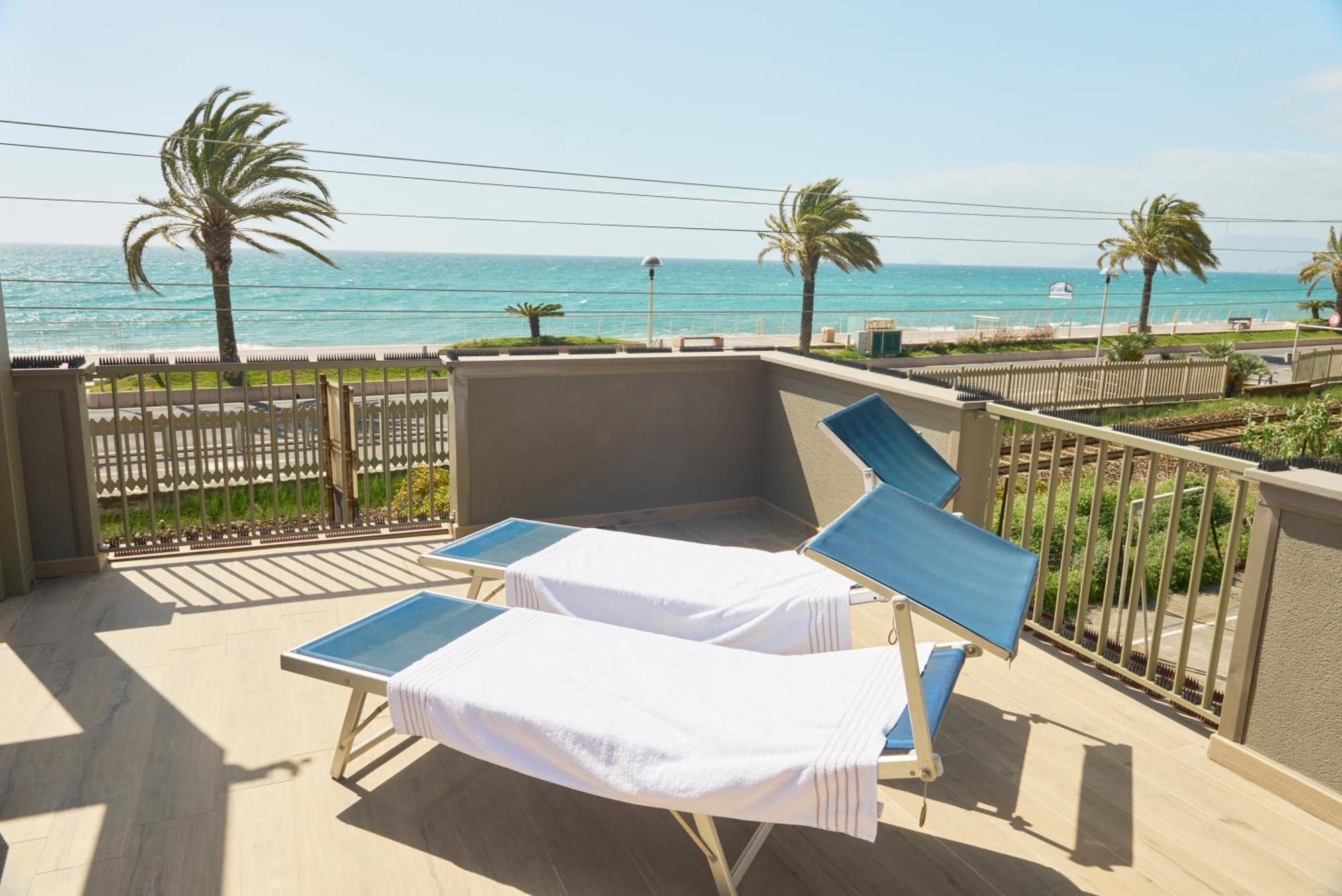 Terrazza Sul Mare A Pietra Ligure Appartement Buitenkant foto