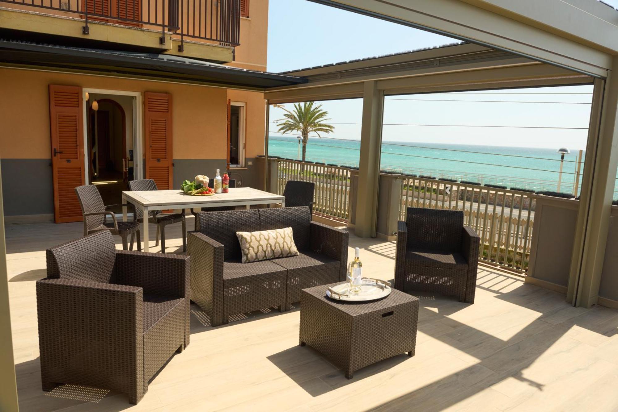 Terrazza Sul Mare A Pietra Ligure Appartement Buitenkant foto