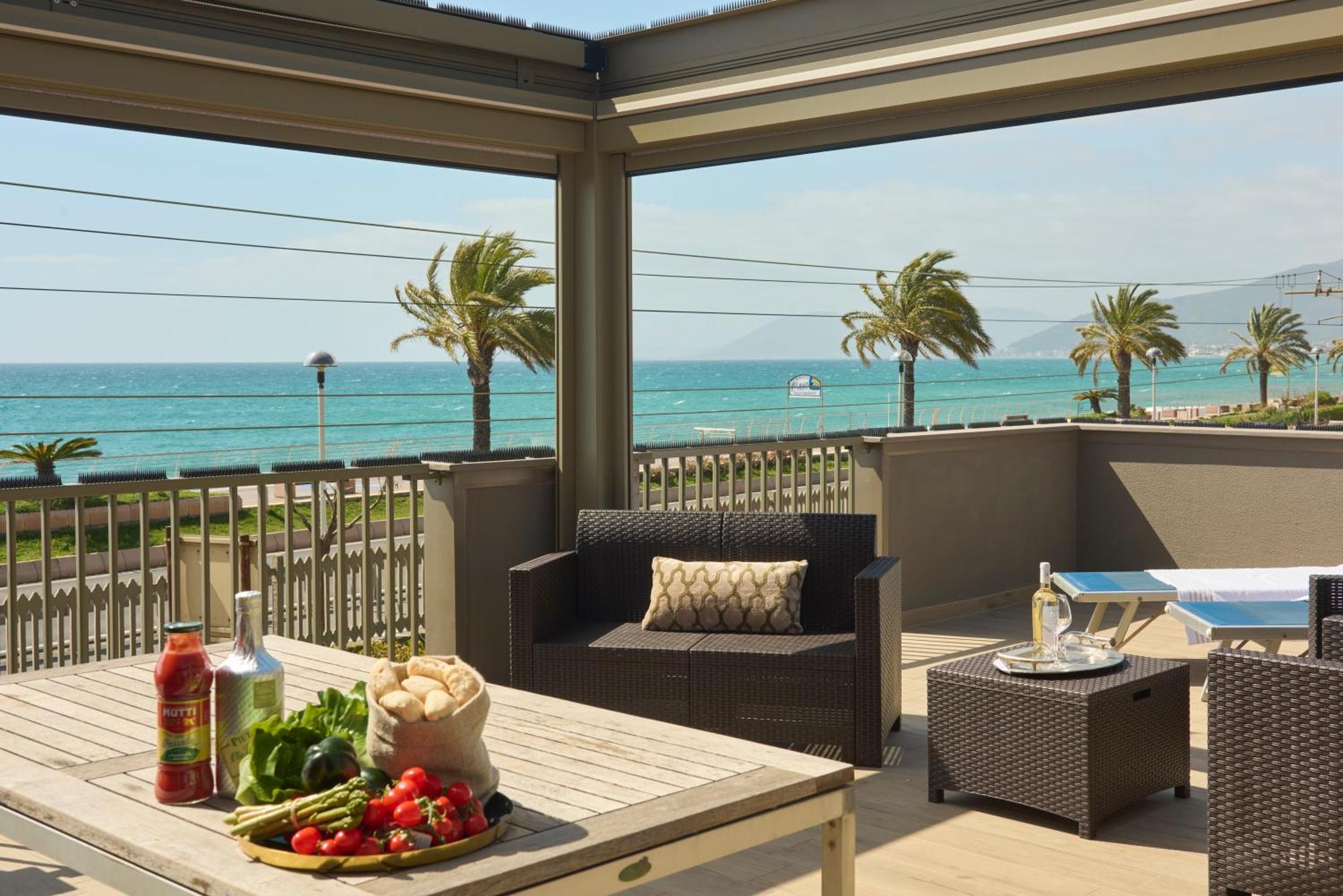 Terrazza Sul Mare A Pietra Ligure Appartement Buitenkant foto